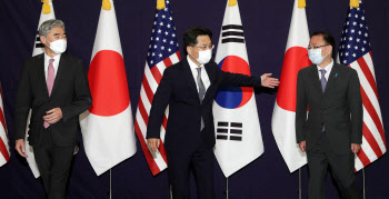 '자리 함께한 한-미-일 북핵 수석 대표'
