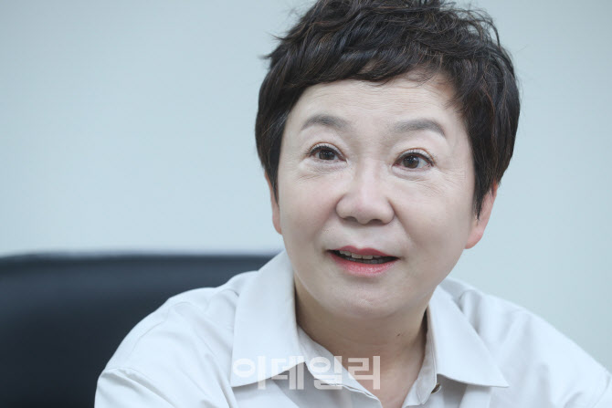 [인터뷰]정미경 "X파일은 이간책…윤석열 입당해야 보호받아" - Vimarsana News