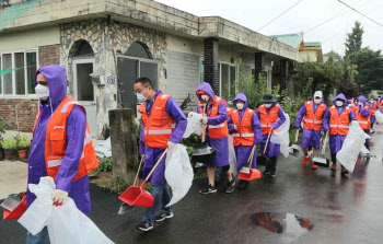 쿠팡 임직원, 덕평리 인근 마을 정화활동 실시