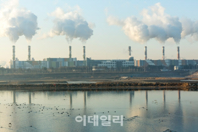 올 여름 전력대란 위기오나…전력예비력 작년 절반수준 - Vimarsana News