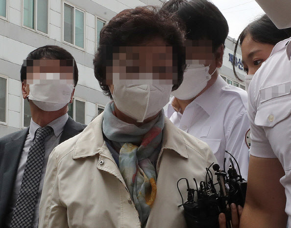 與 "`요양급여 부정수급` 장모 실형, 윤석열이 답하라" 십자포화 - Vimarsana News