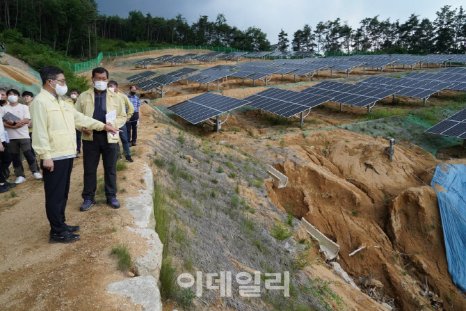 '본격 장마인데'…산지태양광, 산사태 피해 노출 '여전' - Vimarsana News