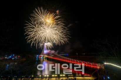 충남도, 전국 최초 관광객이 뽑은 '우수 관광지 100선' 선정 ·발표 - Vimarsana News