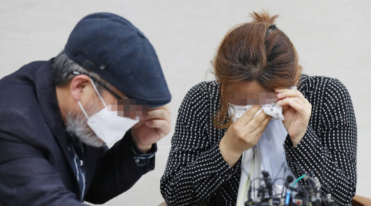 공군 女중사 유족측, 중간수사 발표에 "강한 유감…보강 수사해야" - Vimarsana News