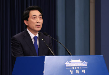 박수현 “기모란, 방역 컨트롤타워 아닌 靑가교… 경질론 동의 어렵다”