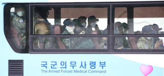 변명만 되풀이한 軍…"청해부대, 백신 이상반응 우려" 해명 - Vimarsana News