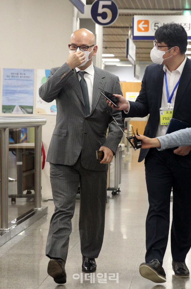  1심 선고 공판 출석하는 이해욱  DL그룹 회장                                                                                                                                                       