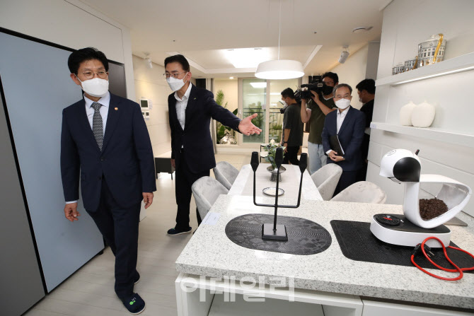 위례 공공분양 3-3A 블럭 59D형 모델하우스 살펴보는 노형욱                                                                                                                                          