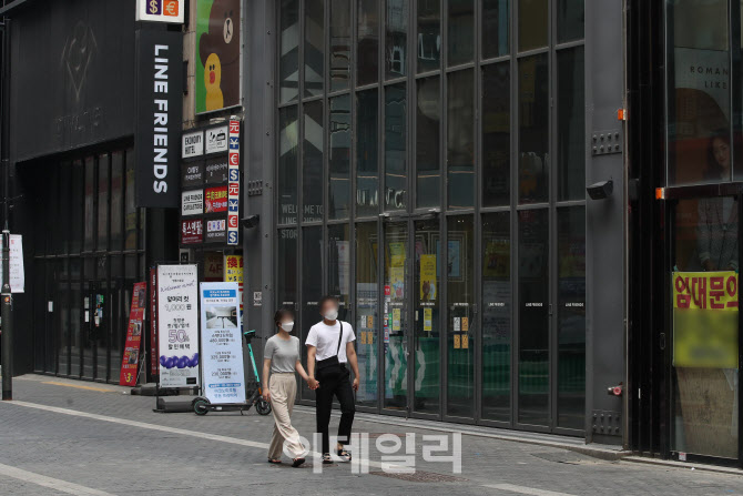 텅 빈 명동일대                                                                                                                                                                                    