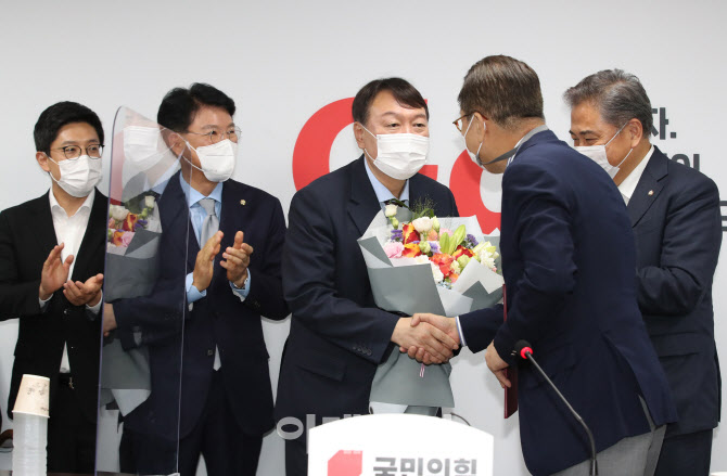 윤석열, '국민의힘 전격 입당'                                                                                                                                                            