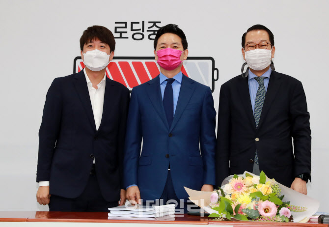 국민의힘 입당한 장성민                                                                                                                                                                            