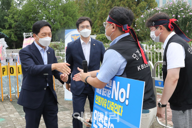 징벌적 손해배상제 반대투쟁 릴레이 시위 현장 찾은 김기현                                                                                                                                           