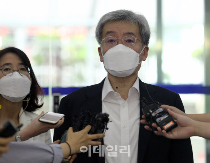  예금보험공사 출근하는 고승범 금융위원장                                                                                                                                                          