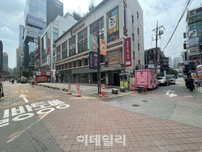 [신기루 K방역]③"하란 대로 다 했는데 일매출 10만원" - Vimarsana News