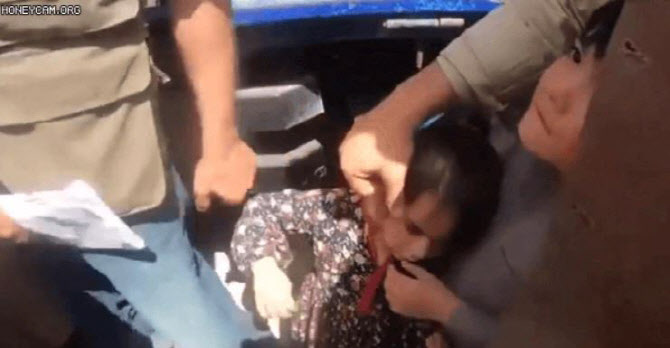 (영상)부모는 탈출했을까…남겨진 어린 남매는 눈물만 - Vimarsana News
