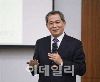 [94] 4차 산업혁명의 천적, 중앙집권화 - Vimarsana News