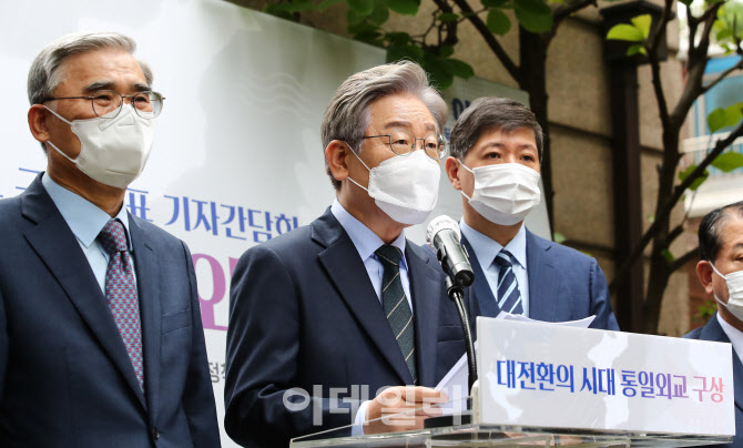 [선상원의 촉]굳건한 이재명 지지율, 40대 자영업자 경기도가 버팀목 - Vimarsana News