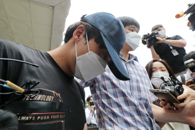 "20개월 여아 강간·살해 20대, 외모보니 더 소름"...신상공개 靑청원 - Vimarsana News