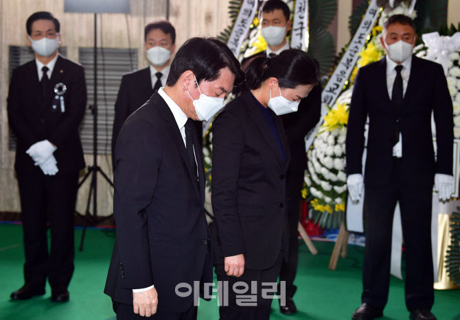 故 조용기 목사 빈소 찾은 안철수                                                                                                                                                                   