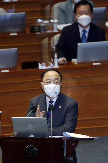 홍남기 "다주택자 양도세 완화 없다…가상자산 과세도 내년 예정대로"