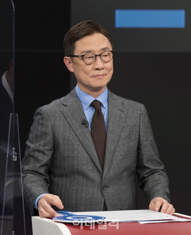 '토론회 준비하는 최재형'                                                                                                                                                                