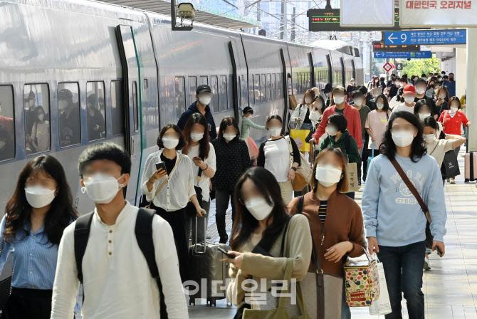 일상으로 돌아오는 시민들                                                                                                                                                                          