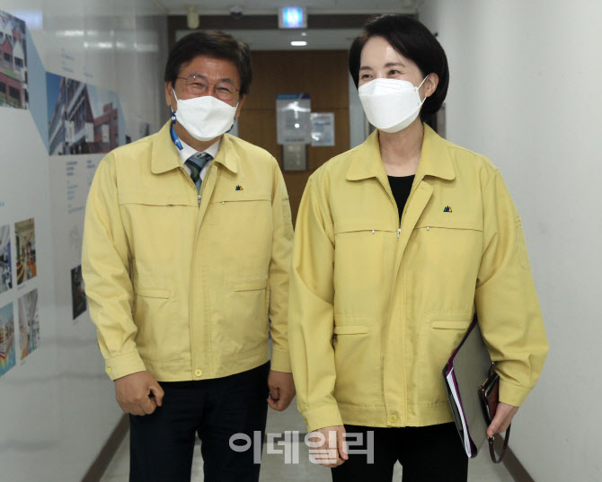  유은혜 부총리와 최교진 교육감협회장                                                                                                                                                              