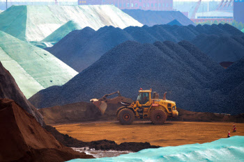 헝다 디폴트 우려에 철광석 가격도 출렁…100달러선 위협