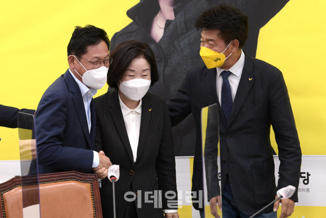 심상정 후보 반기는 여영국-배진교                                                                                                                                                                  