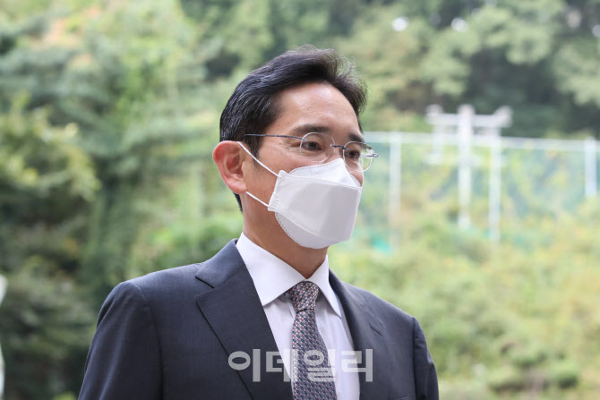 이재용 삼성전자 부회장, 법원으로 이동                                                                                                                                                             