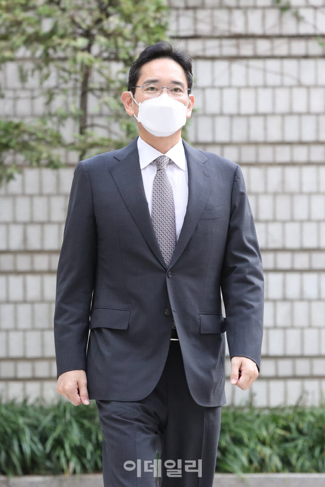 '삼성 부당합병 의혹' 이재용 부회장, 법원 출석                                                                                                                                           