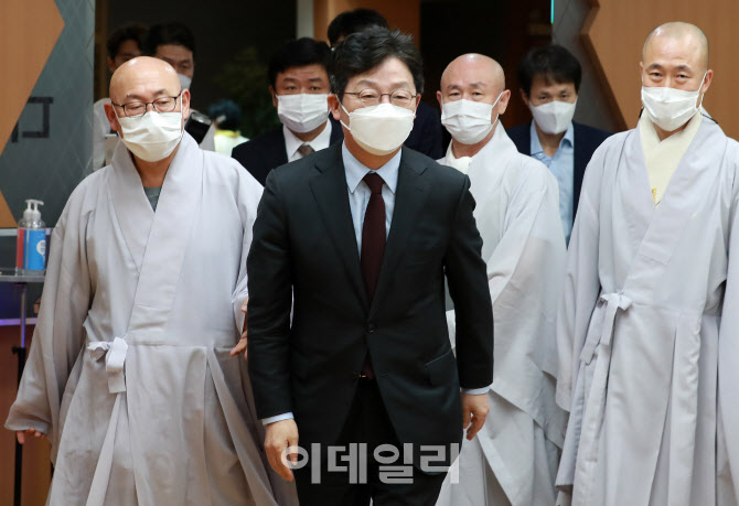 유승민, 조계사 총무원장 원행스님 예방                                                                                                                                                             