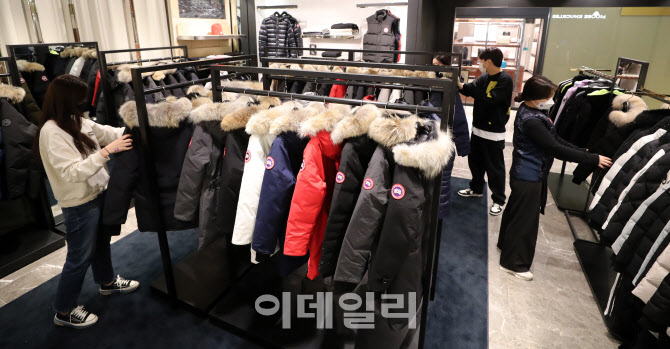 갑작스런 가을한파에 겨울옷 인기                                                                                                                                                                   