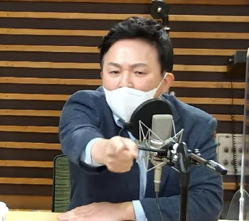 원희룡, 라디오서 부인 비판에 폭발…“고발해, 구속시키라고"
