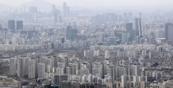 서울 평균 아파트값 ‘12억원’ 돌파…1년새 2억↑