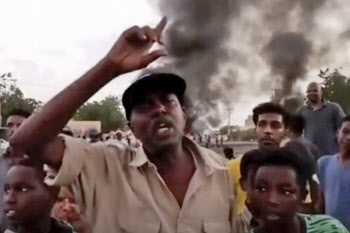 아프리카 수단서 쿠데타..총리 등 정부 고위 인사 구금