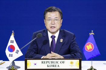 文대통령 “韓 신뢰할 수 있는 아세안 파트너… 적극 연대·협력 하자”