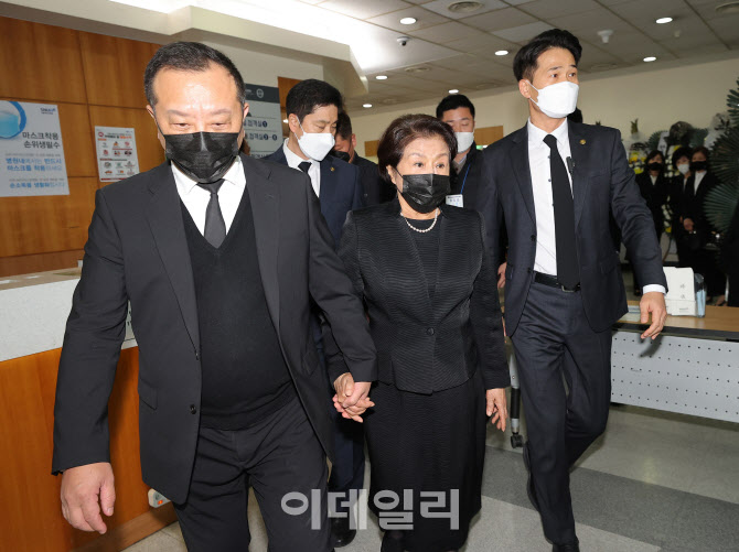 노태우 빈소 조문 마친 이순자                                                                                                                                                                      