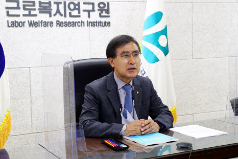 진폐증 근로자 요양 중에도 장해급여 청구 가능하다