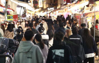 수능 끝난 고3도 '위드코로나'…비상계획 발동하나[주말 거리에서는]