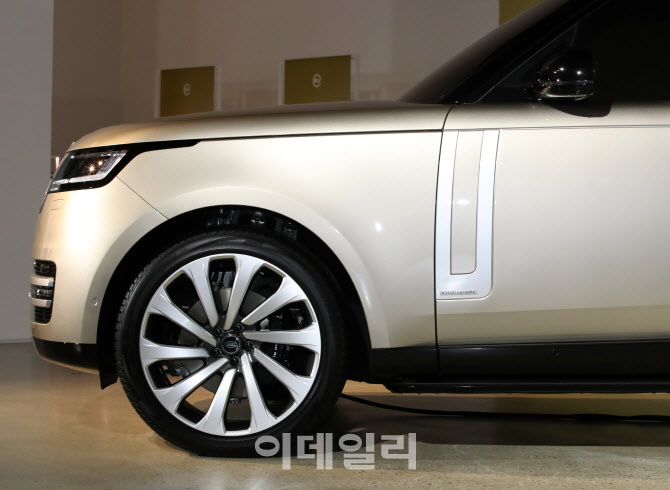 '올 뉴 레인지로버', 랜드로버 최초로 장착한 23인치 알로이 휠                                                                                                                             