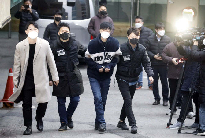  검찰 구속송치되는 김병찬                                                                                                                                                                         