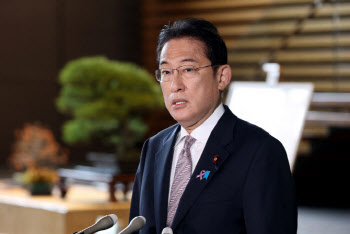 ‘올림픽 보이콧’ 일본 입장은…기시다 “국익 관점서 스스로 판단”