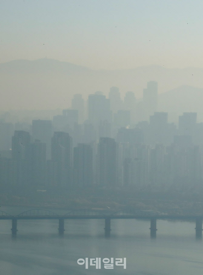 미세먼지 농도 '나쁨'                                                                                                                                                                    