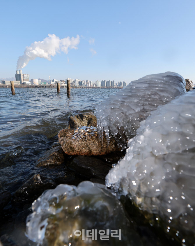 한강변 얼음                                                                                                                                                                                       