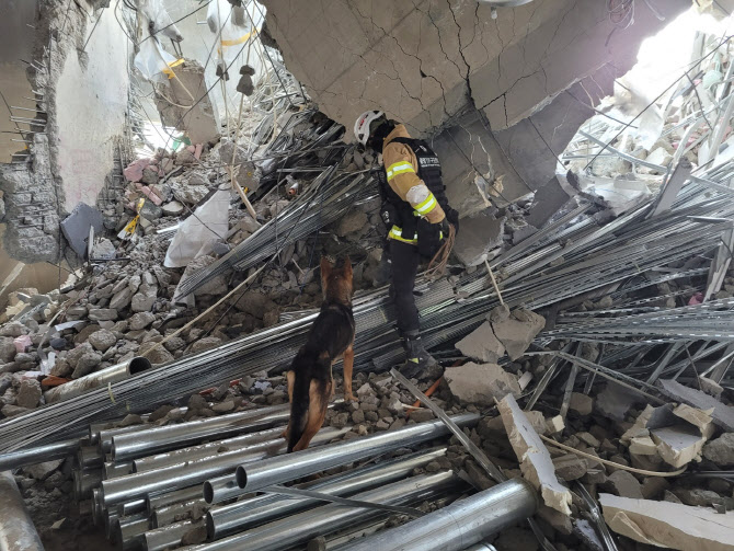  광주 붕괴사고 현장 수색                                                                                                                                                                          