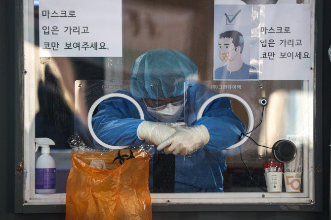 강추위에 지친 의료진                                                                                                                                                                                    