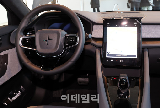 국내 최초 통합형 티맵 인포테인먼트 시스템 기본 탑재한 폴스타2                                                                                                                                     