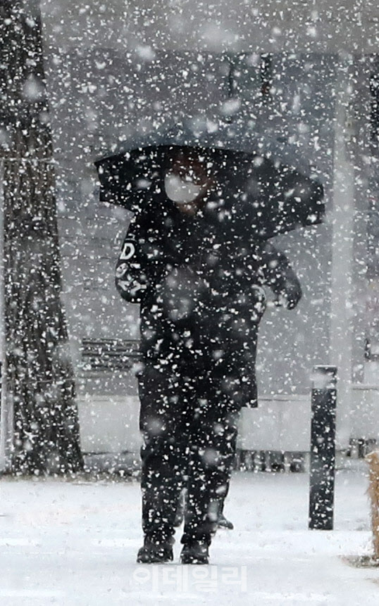 최대 7cm 눈 쌓인다…수도권·충남 서해안에 대설주의보                                                                                                                                              