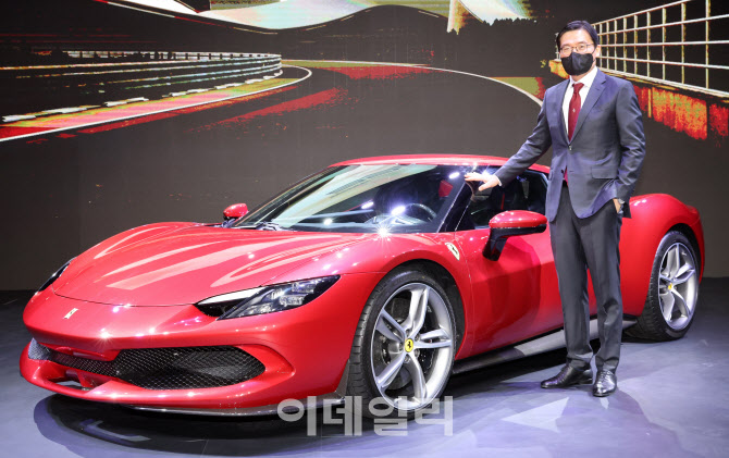 '페라리 296 GTB' 6기통 엔진과 전기모터의 결합                                                                                                                                           